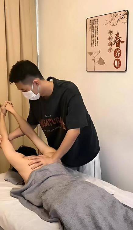 酒店操人妻的相关介绍