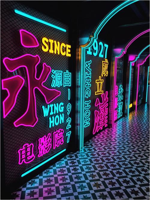 一边弄一边摸的相关介绍