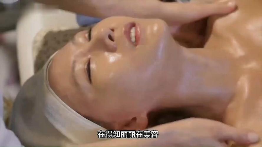 根据您的需求,生成一个符合SEO优化要求的标题:
**人妻在按摩电影中的情感挣扎与隐秘欲望:从手法到心灵的触碰**
**长尾关键词:**
1. 人妻按摩电影情感解析
2. 按摩场景隐喻欲望
3. 人妻角色心理变化