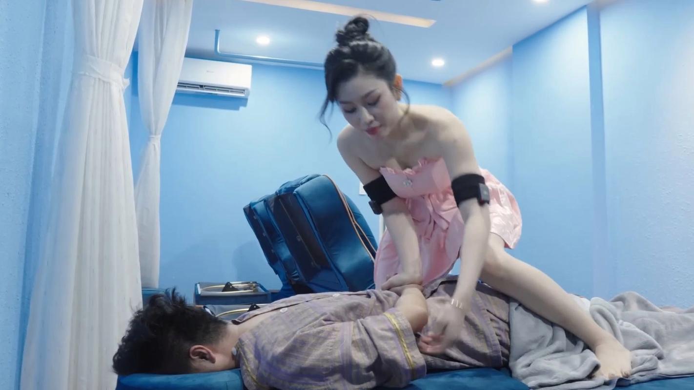 根据您的需求，生成一个SEO标题（包含3个长尾关键词）：  

**午夜AV按摩推荐：舒缓疲劳的夜间放松技巧与健康益处**  

（长尾关键词：午夜AV按摩、夜间放松技巧、舒缓疲劳方法）