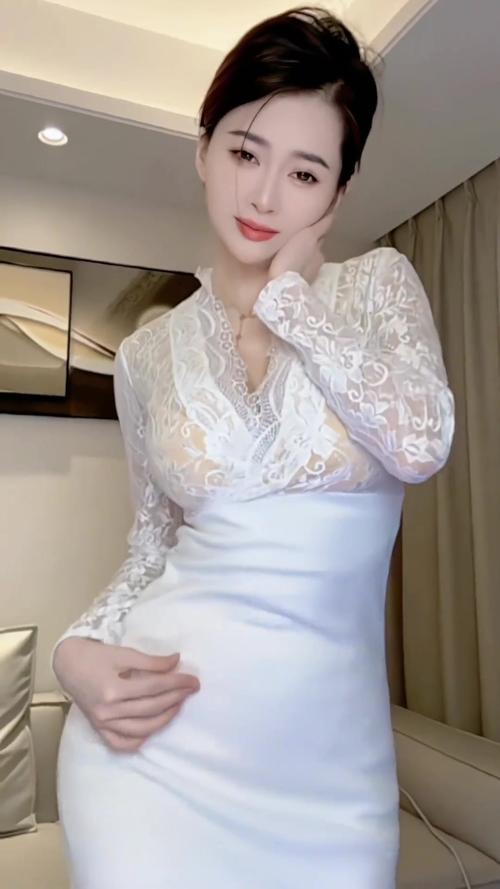 一边摸一边受不的相关介绍