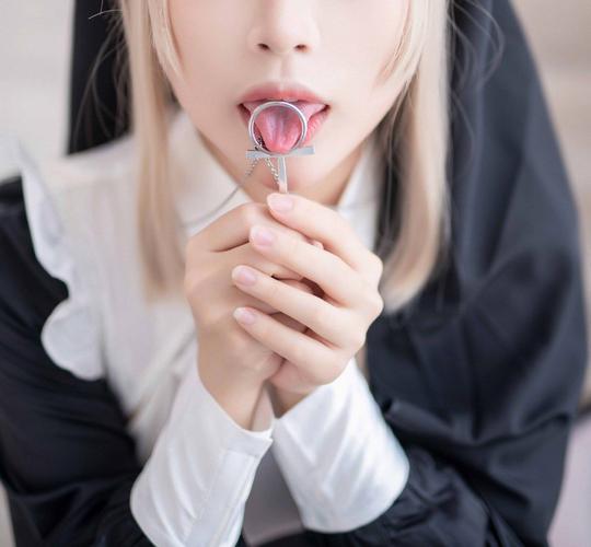 美女被我操哭的相关介绍