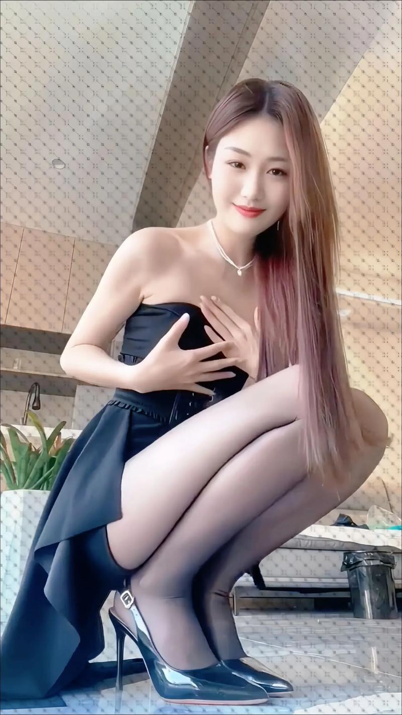白丝 av 在线的相关介绍