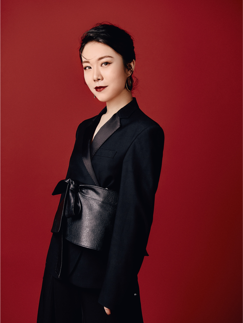 少妇人妻被淫的相关介绍