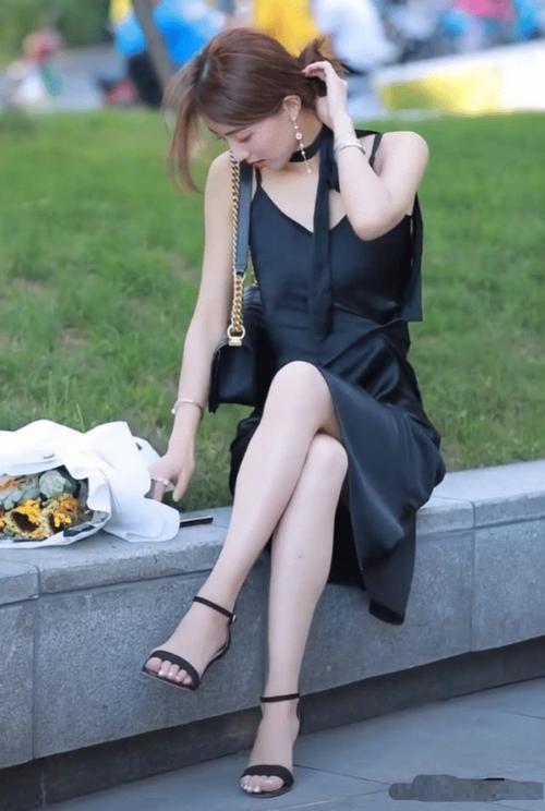 女教师吞精让我爽了一夜的相关介绍