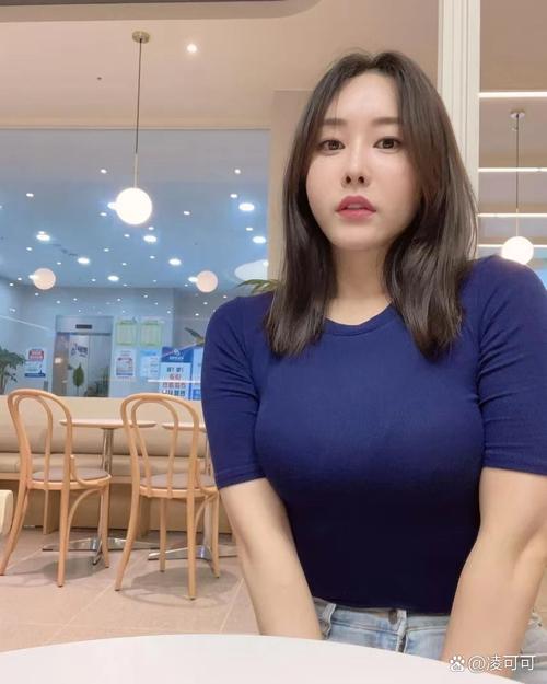 爆操风骚女老师的相关介绍