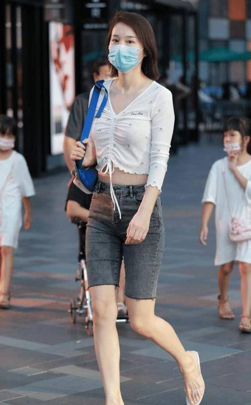 欧美美臀在线一区二区的相关介绍
