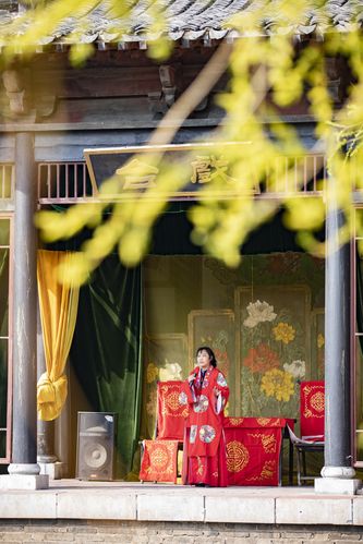 女士内裤黄色分泌物正常吗的相关介绍