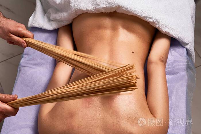 丰满人妻少妇激情av的相关介绍