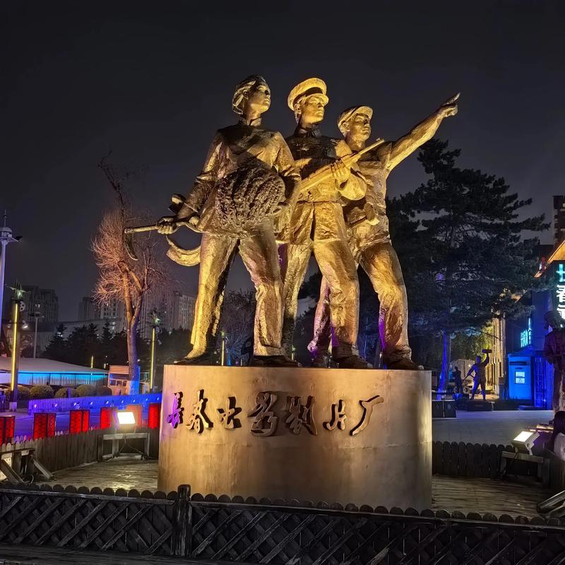 美女动漫免费av黄区的相关介绍