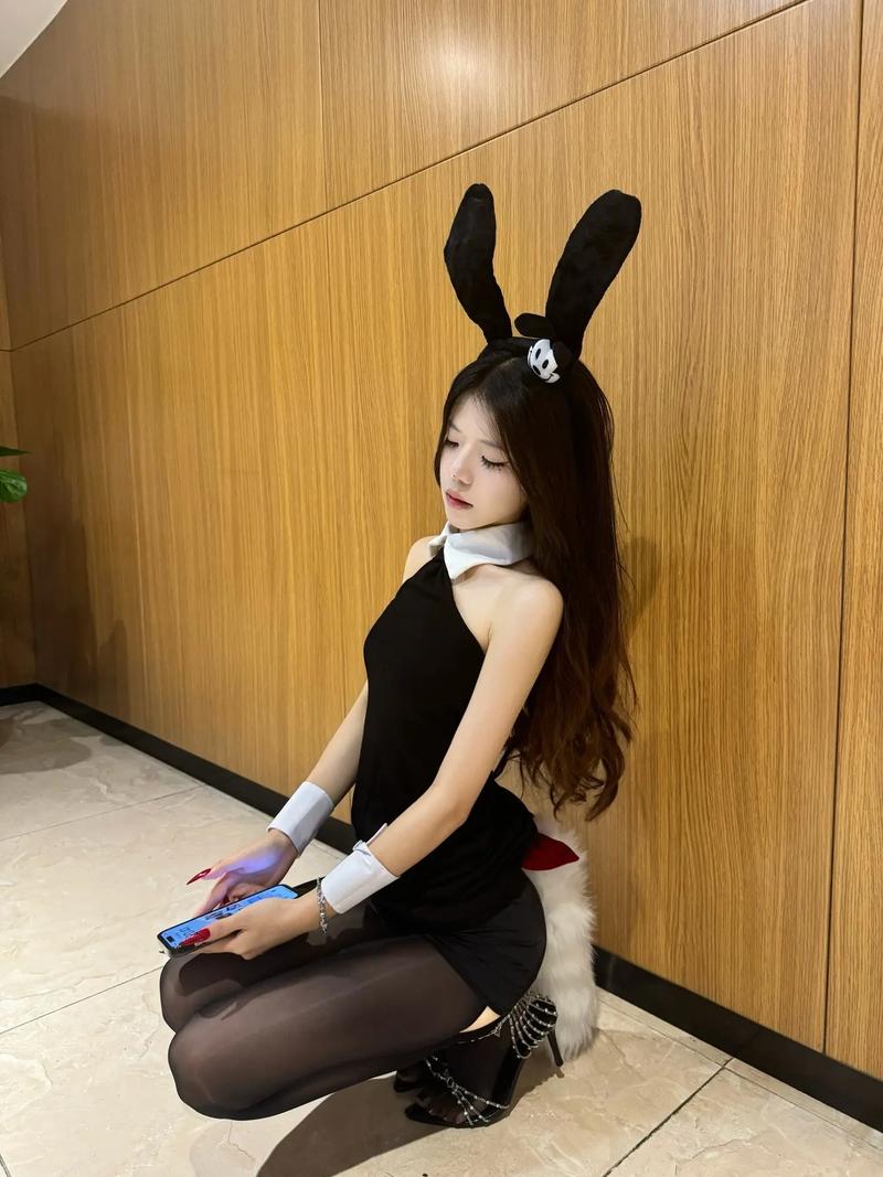 亚洲人妻少妇的相关介绍