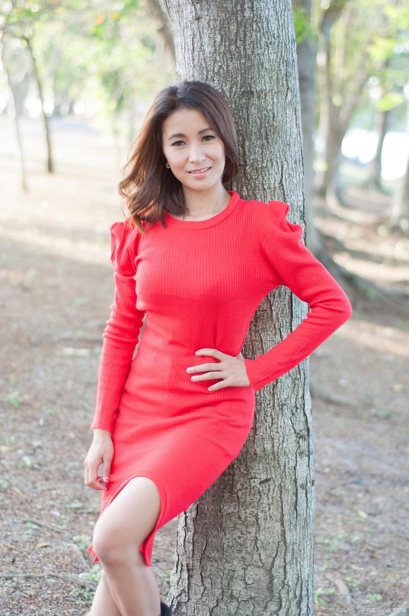 摸秘书的奶子的相关介绍