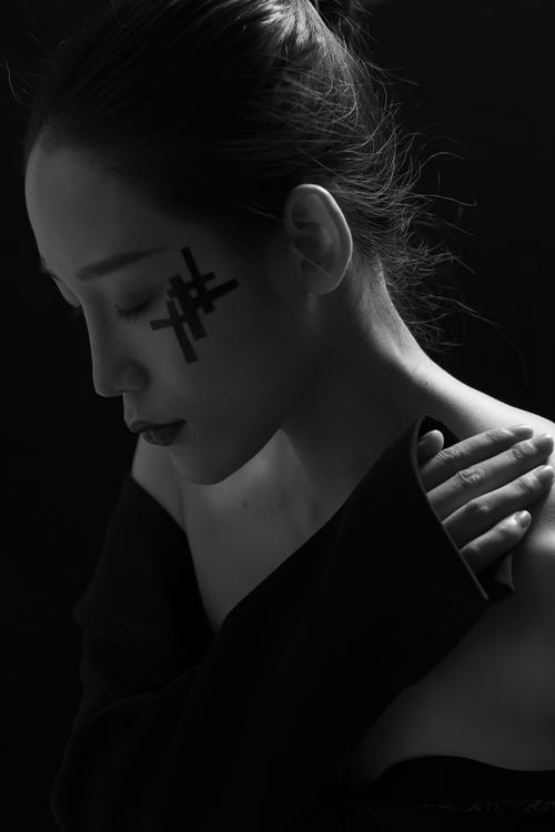 女人的逼被男人插~av的相关介绍