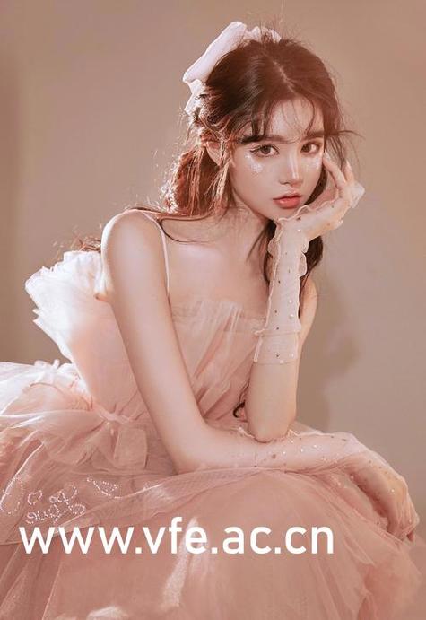 美女射入的相关介绍