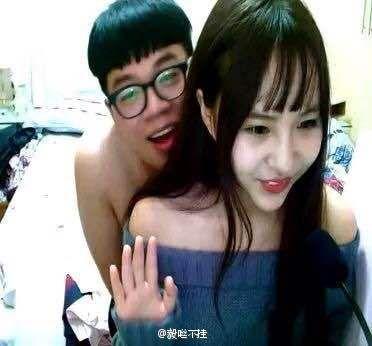 基于“那个视频app免费”这一核心需求，为您生成一个符合SEO优化、包含3个长尾关键词的标题：

**标题：** 那个视频app免费看全网热门短剧，零成本追剧神器高清无广告推荐

**包含的3个长尾关键词：**
1. 全网热门短剧
2. 零成本追剧神器
3. 高清无广告推荐