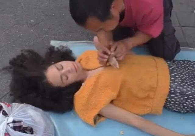 少妇人妻xxxxx的相关介绍