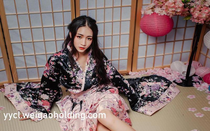 国模大尺度人体艺术摄影的相关介绍