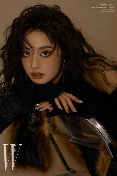 人妻少妇三级av黄的相关介绍