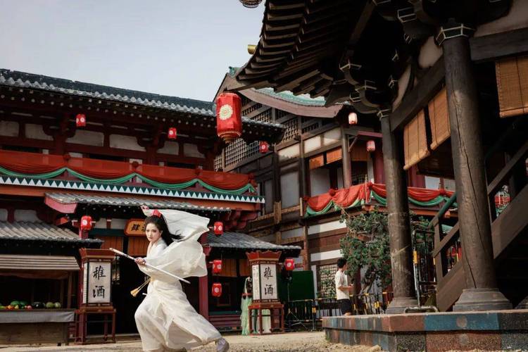 qq2002影院的相关介绍